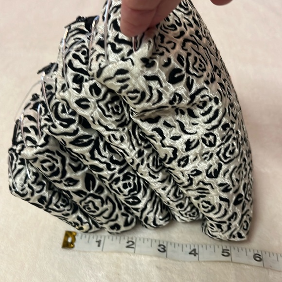 Allegro 5-Piece Rosette Pattern Cosmetic/Travel Bags - Picture 7 of 7